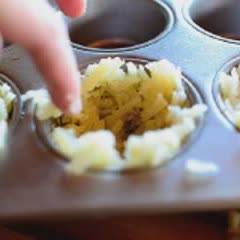 Cách làm Bánh tổ chim khoai tây trứng