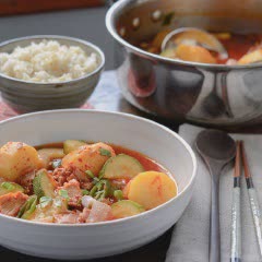 Cách làm canh cá ngừ hầm khoai tây cay