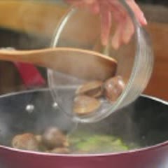 Cách làm Canh Nghêu Nấu Mướp giải nhiệt cho ngày nắng nóng