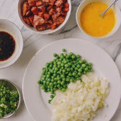 Cách làm Cơm chiên thịt bò tương