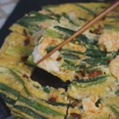 Cách làm Trứng Chiên Tôm Hành Lá trứng cá hồi, thơm ngon
