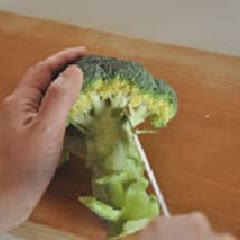 Cách làm bông cải xanh xào tỏi đơn giản