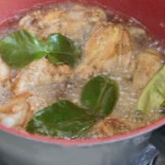Cách làm gà chiên lá chanh thơm lừng