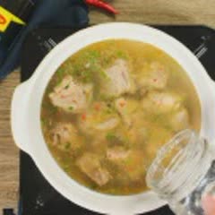 Cách làm Sườn Non Kho Trứng Cút thơm ngon và đậm đà