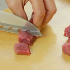 Cách Làm Nui Xào Bò Lúc Lắc Với Nước Sốt Chua Ngọt