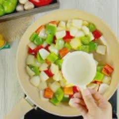 Cách Làm Nui Xào Bò Lúc Lắc Với Nước Sốt Chua Ngọt