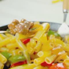 Cách Làm Nui Xào Bò Lúc Lắc Với Nước Sốt Chua Ngọt