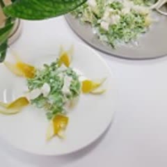 Cách làm salad đậu hũ non trộn cam và rau mầm