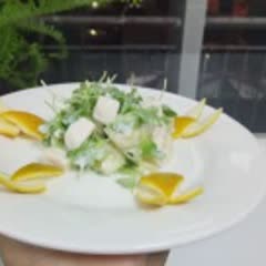 Cách làm salad đậu hũ non trộn cam và rau mầm