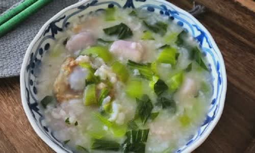 Cách nấu cháo sườn khoai từ và cải thìa