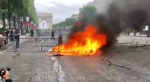 法國慶閱兵黃背心運動再起 火攻香榭大道175人被捕