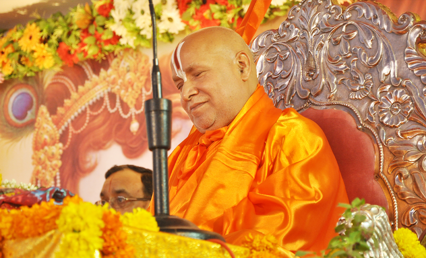 Jagadguru Ramabhadracharya excelled in his work by dictating things and getting feedback orally.