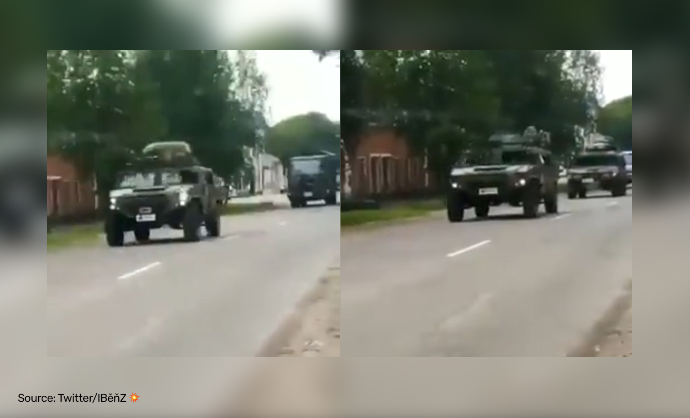 A Chinese military convoy entered Ukraine to help the Russian army.