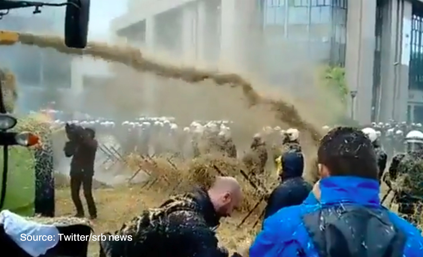 A recent video shows Dutch farmers spraying a mixture of hay and manure at police while protesting the government's agriculture industry proposals.