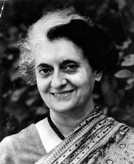 Indira Gandhi's statue was covered with burqa.