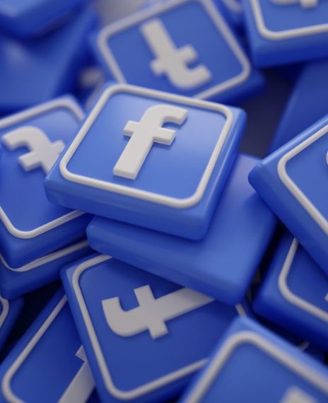 Streamers can charge people to watch their videos on Facebook.