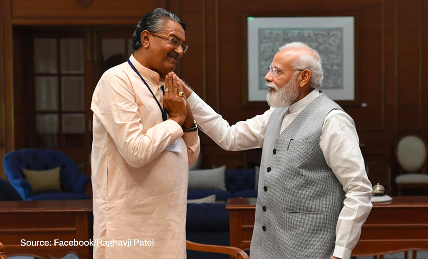 An image shows Prime Minister Narendra Modi had earlier met the Morbi bridge contractor.