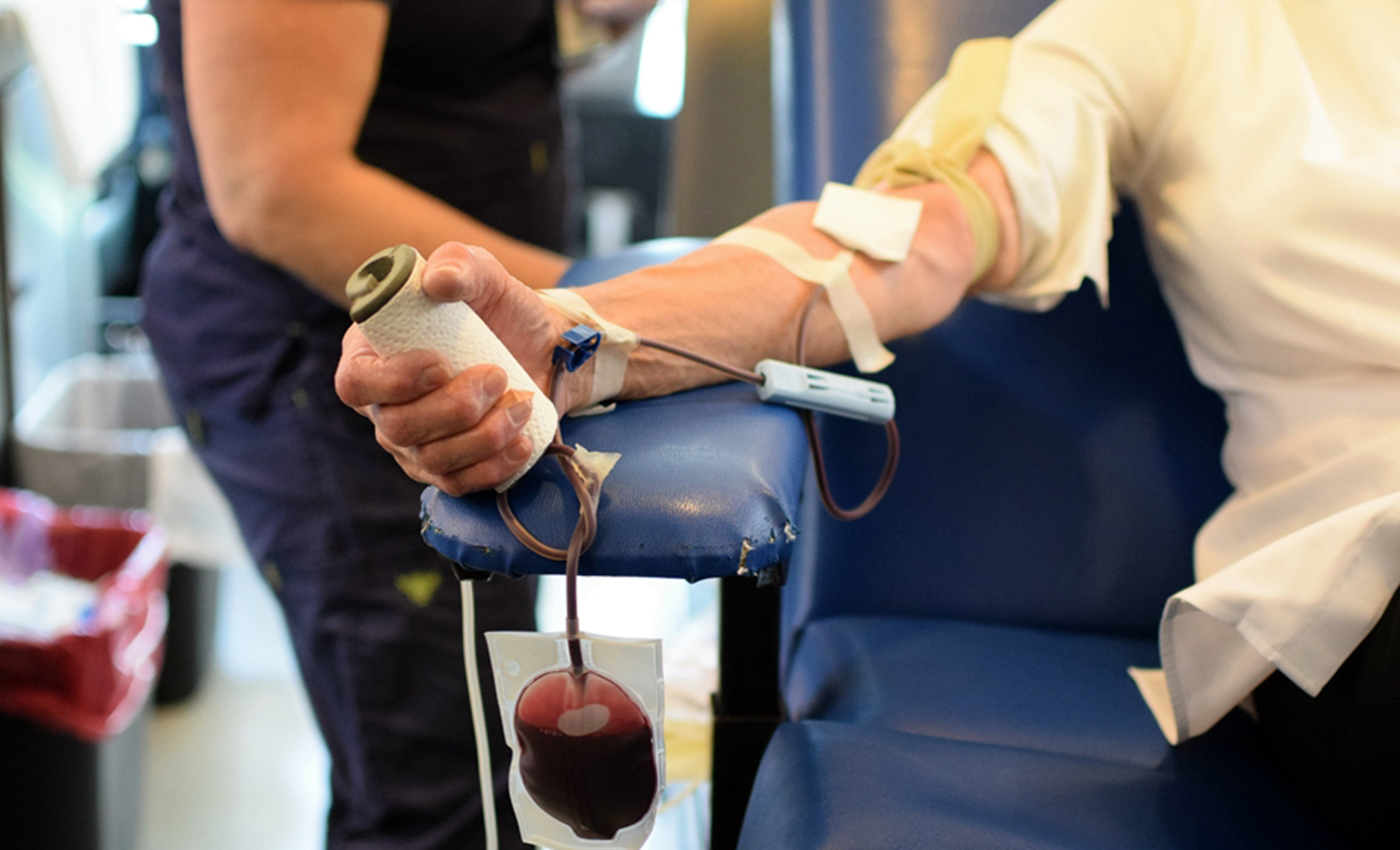 It is unsafe to receive a blood transfusion from a vaccinated person.