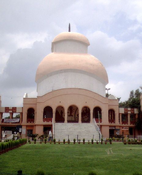 Chittaranjan Park consists of 14 blocks and was constructed in the early 1970s to house people who had been displaced from East Pakistan in the wake of the partition.