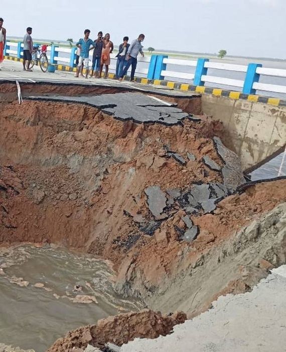 Sattarghat bridge inaugurated by CM Nitish Kumar collapsed in Gopalganj.