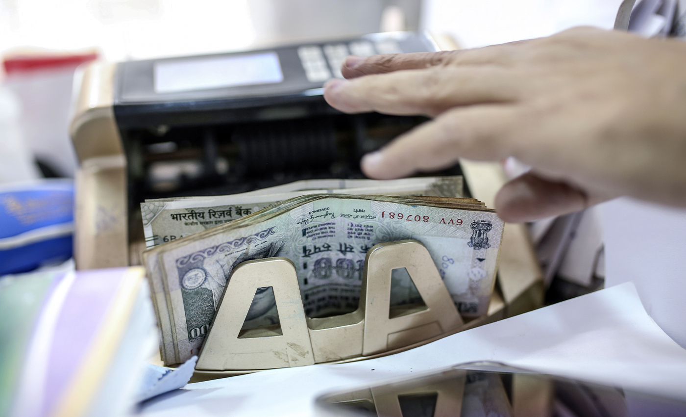 There is only one bank working day between March 27 and April 4 in India.
