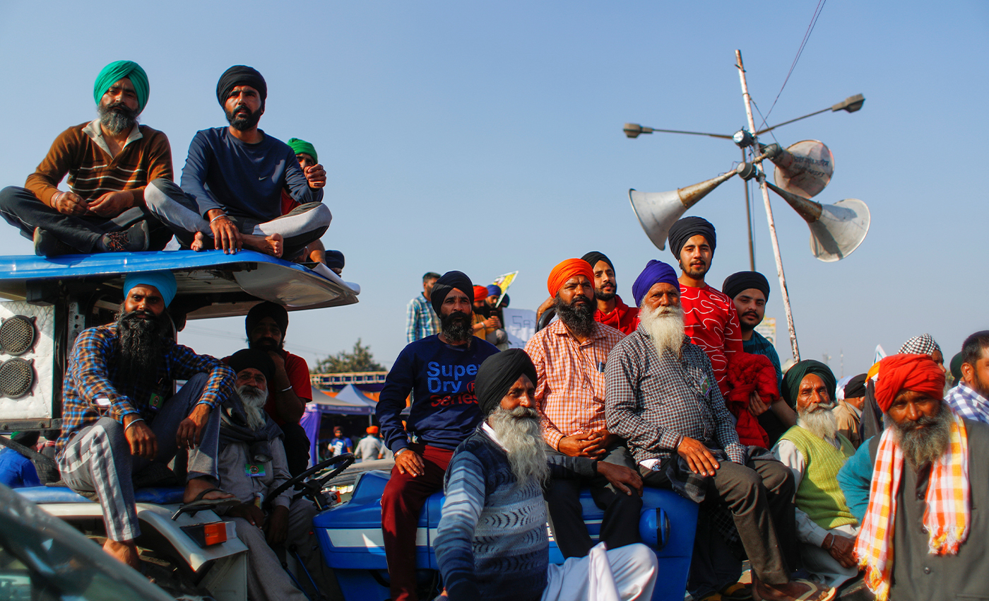 Police violently charged on protestors at Baghpat, along the Delhi-Saharanpur highway.
