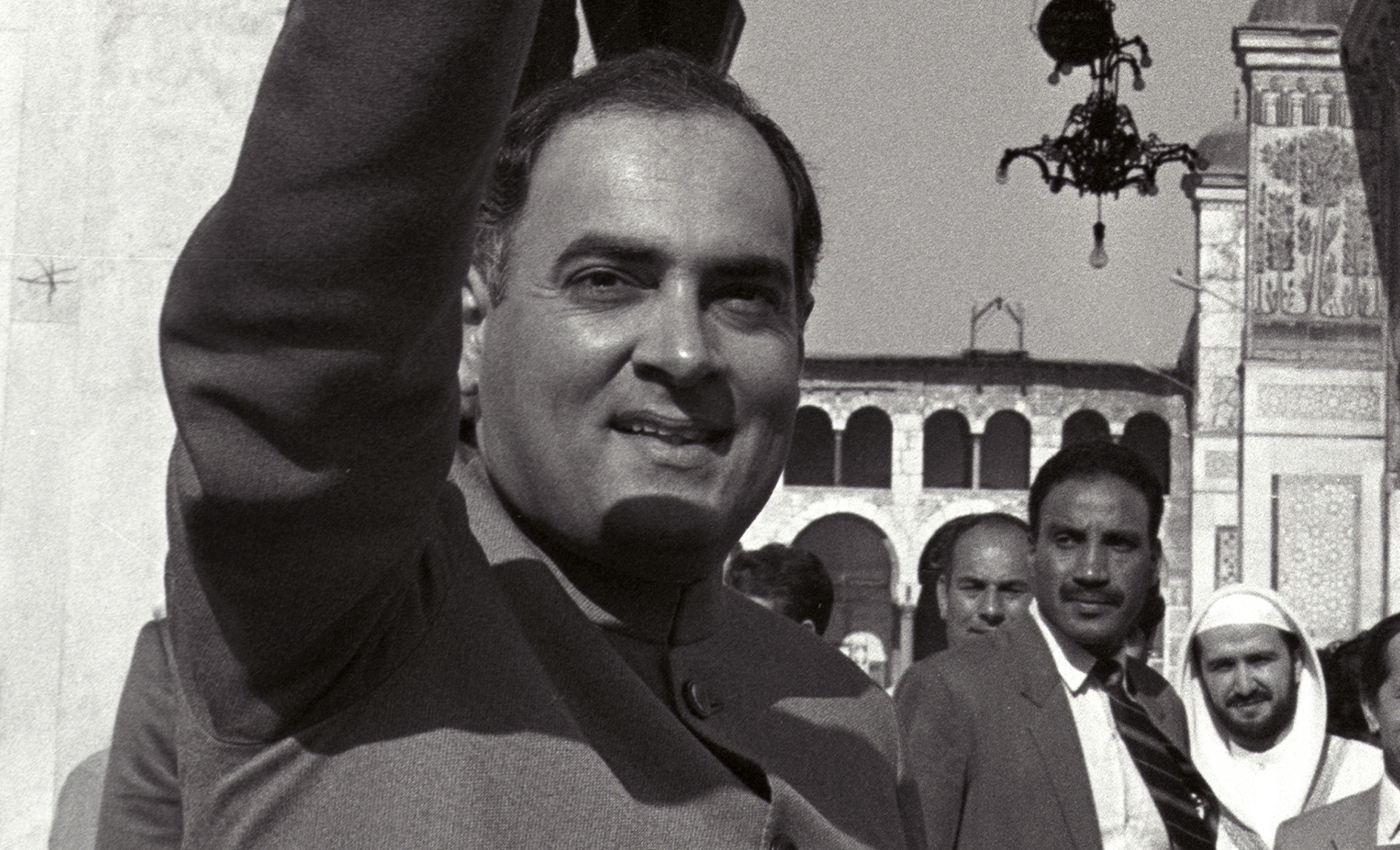 Did Rajiv Gandhi receive commission for the Bofors deal?