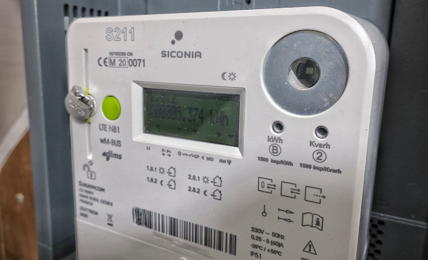Smart meters emit harmful EMFs, spy on users, and have the potential to control individual energy use as part of 'net zero' compliance.