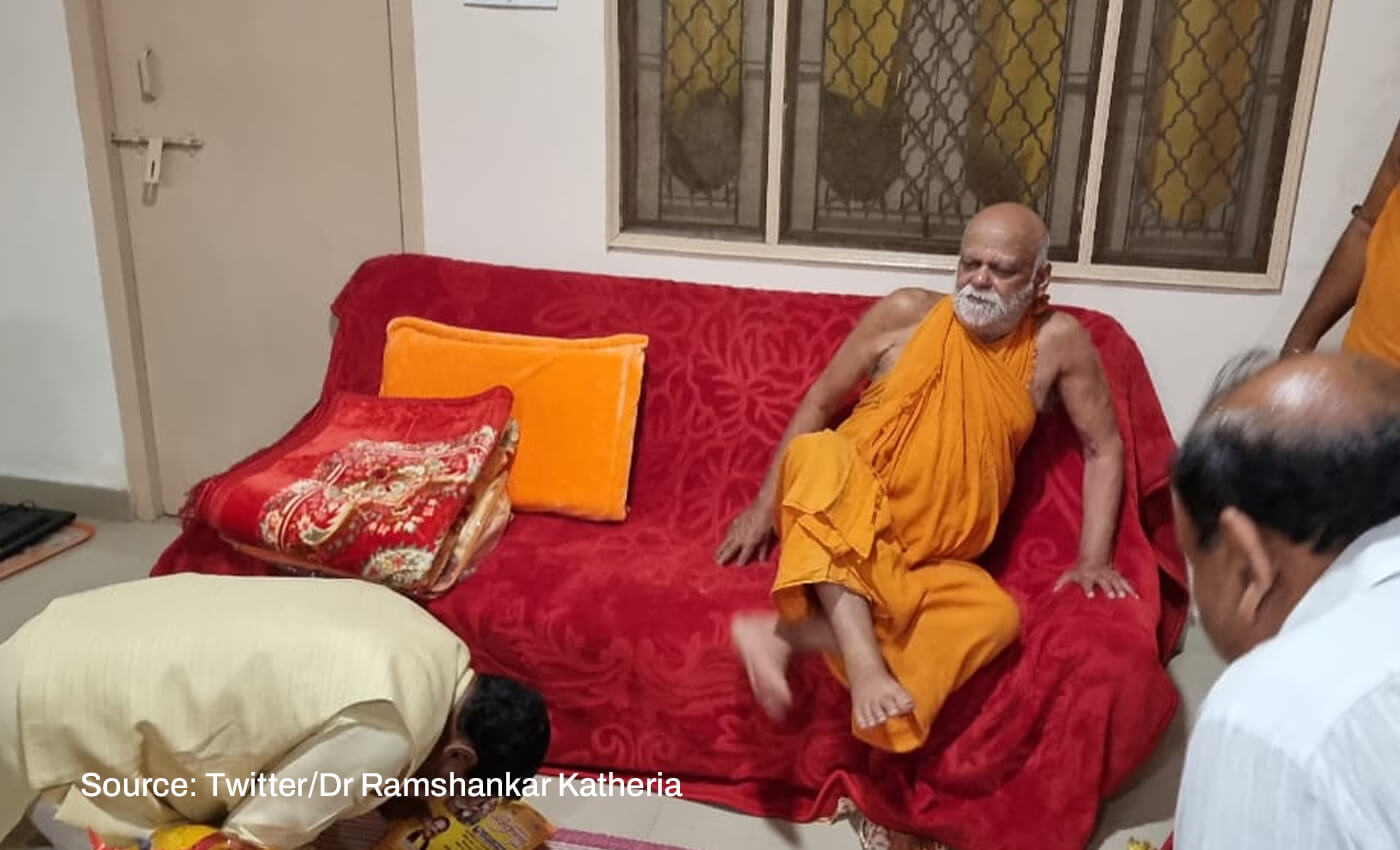 Hindu monk Jagadguru Shankaracharya refused to let Dalit BJP MP Ram Shankar Katheria touch his feet.