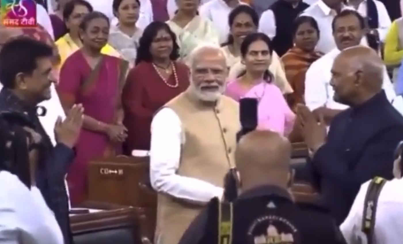 A video shows Prime Minister Narendra Modi ignoring former President Ram Nath Kovind's greeting at a farewell function in Parliament.