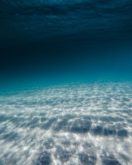 There are rivers and lakes beneath the ocean.