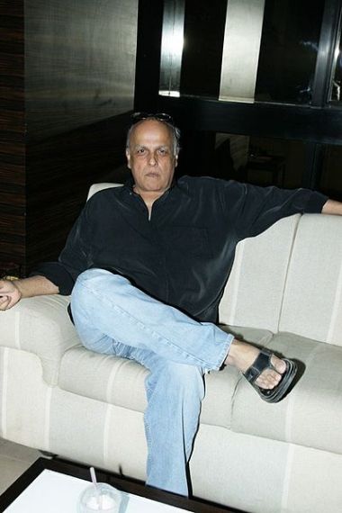 Mahesh Bhatt's name is also Ashraf Bhatt.