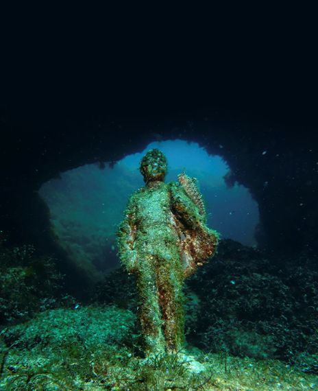 There is an underwater museum in Cancun.