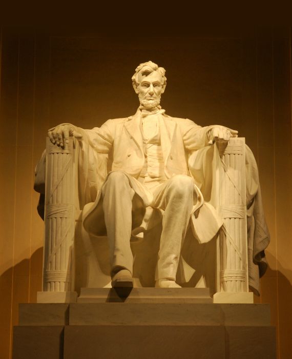 Lincoln memorial was defaced by protesters