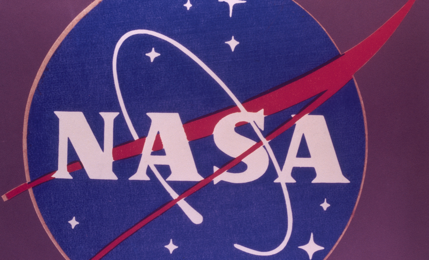 American astronauts and alien representatives are working secretly in an underground base on Mars.