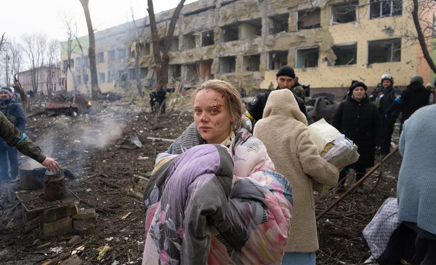 Ukraine hired pregnant models to claim that Russia bombed an operating maternity hospital in Mariupol.