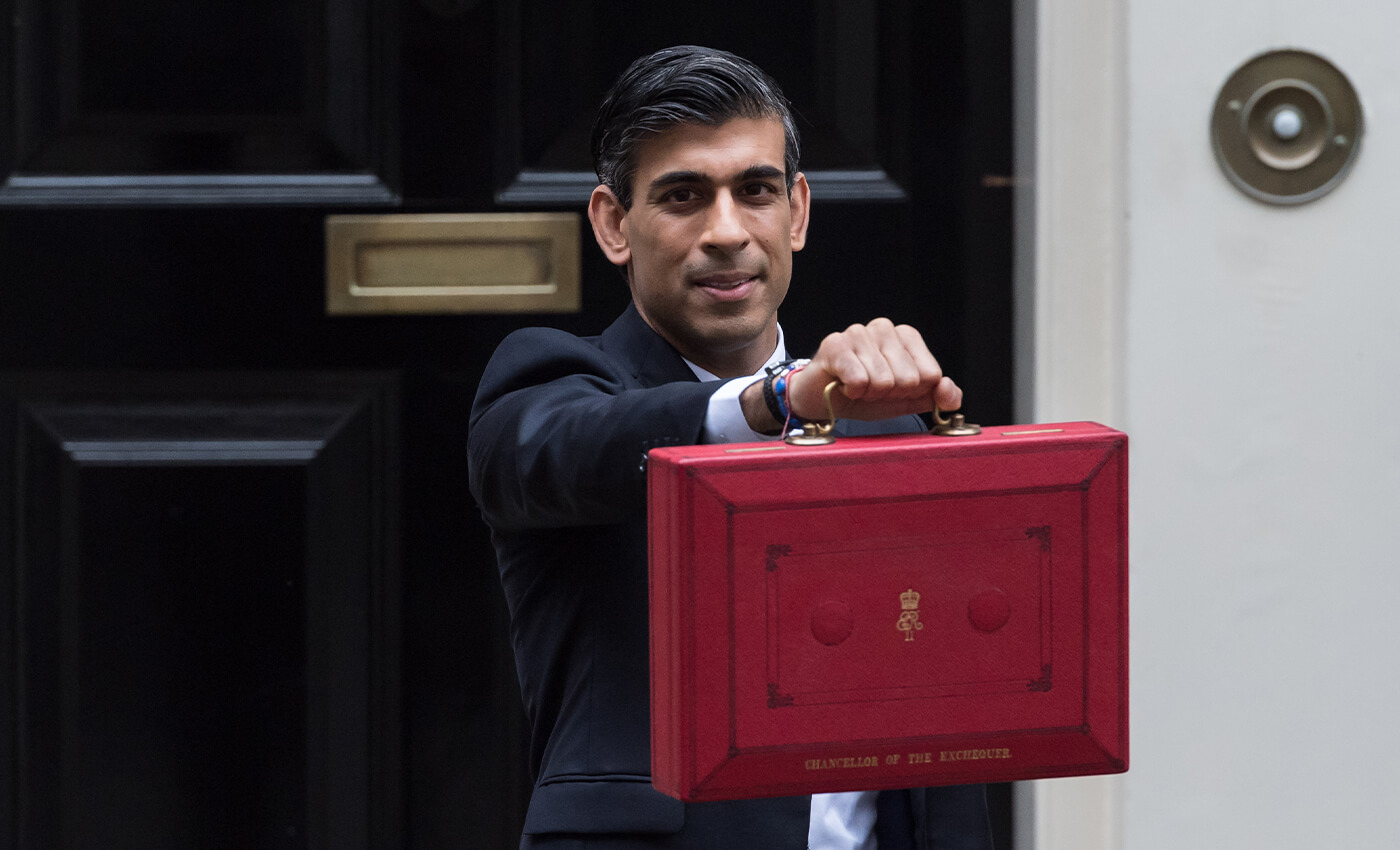 Rishi Sunak's briefcase changing color from red to green proves we exist in a simulation.