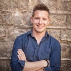 professional online Theory of Knowledge tutor Robert